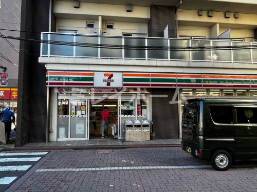 コンビニ　セブンイレブン 大田区美原通り店（コンビニ）まで303m