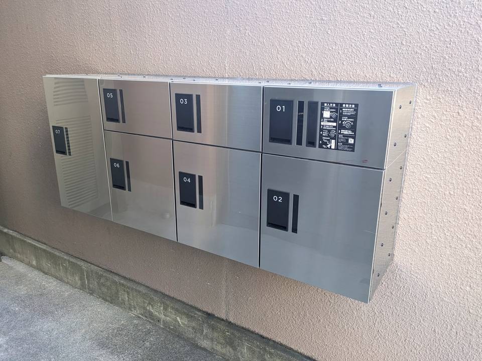 エントランス　宅配ボックス