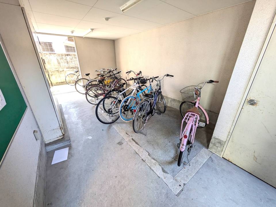 駐車場　駐輪場