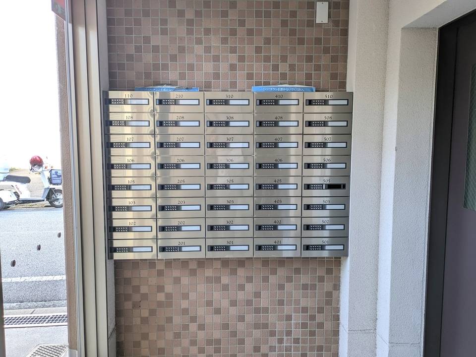 エントランス　メールBOX