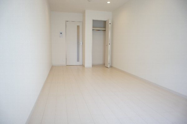 居室・リビング　こちらの居間で趣味の時間をお楽しみください