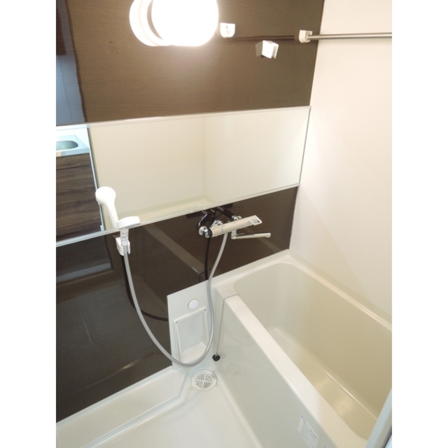バス・シャワールーム　バスルーム