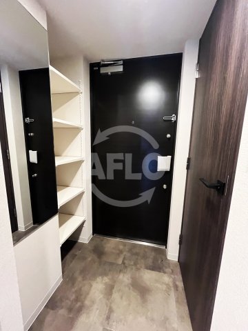 玄関　コンフォリア・リヴ博労町一丁目Q　玄関