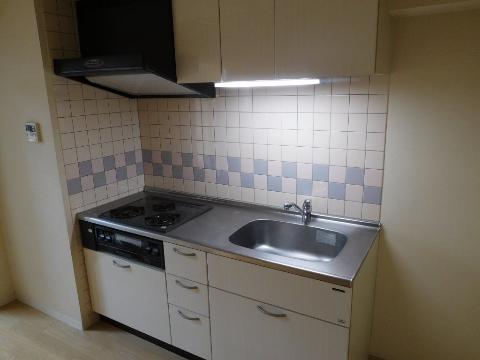 キッチン　３口ガスコンロとグリル付