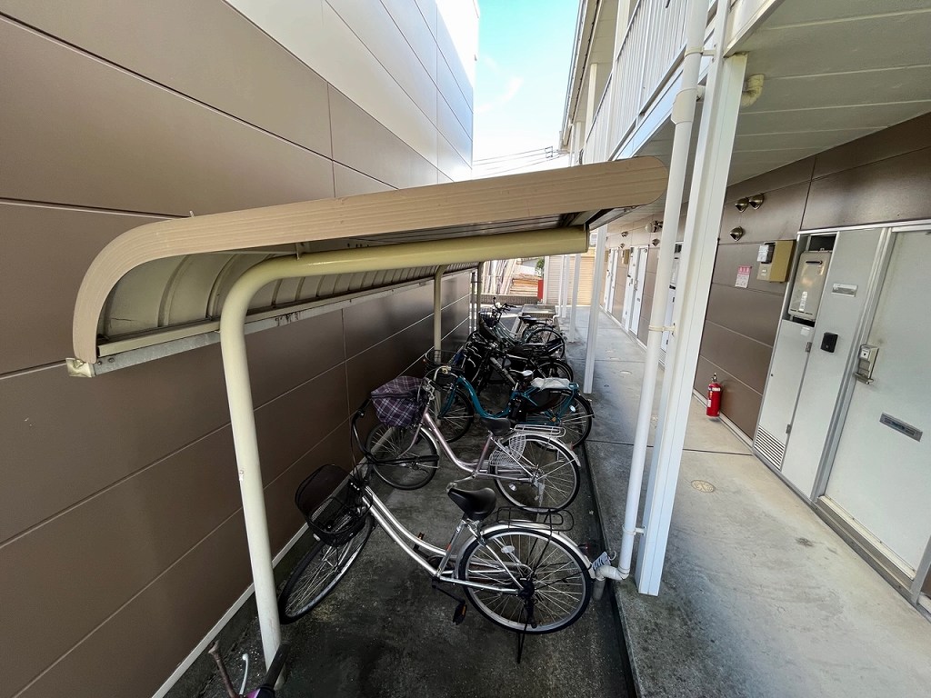 その他　屋根付き駐輪場