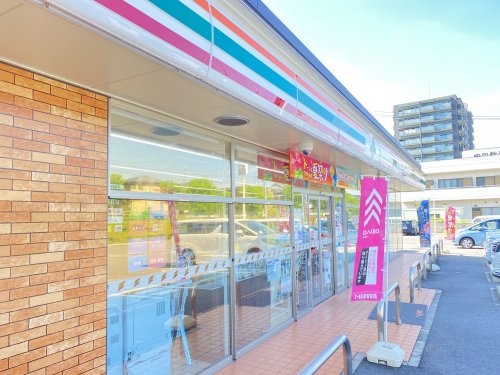 コンビニ　セブンイレブン 三好丘5丁目店（コンビニ）まで653m