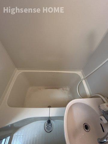 バス・シャワールーム　コンパクトで使いやすいお風呂です