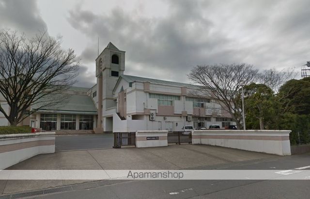 小学校　神栖市立横瀬小学校（小学校）まで631m