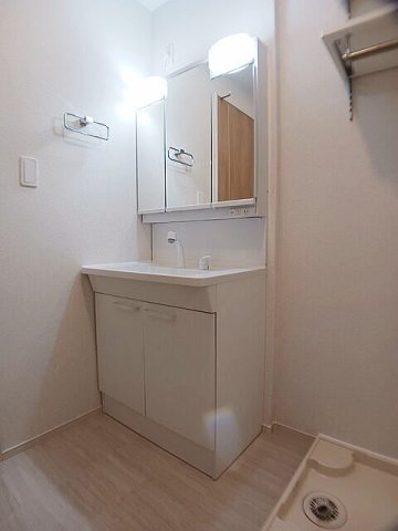 洗面設備　広い洗面スペース