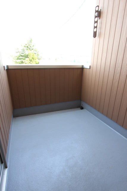 バルコニー　暖かな日差しのふりそそぐバルコニー