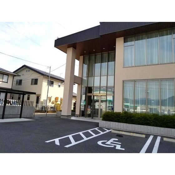 銀行　松本信用金庫豊科支店（銀行）まで557m