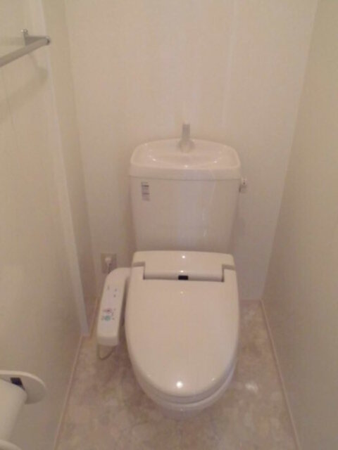 トイレ　温水洗浄暖房便座