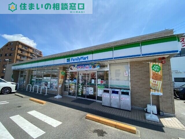 コンビニ　ファミリーマート西尾新渡場店（コンビニ）まで658m