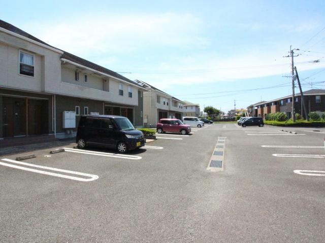 駐車場　駐車場