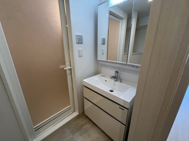洗面設備　(参考)同マンション同間取り他部屋の写真