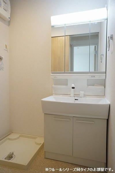 洗面設備　※参考写真　同建築メーカー施工の同間取完成他物件のものです。