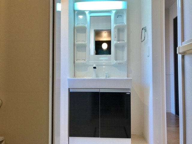 洗面設備　独立洗面台です