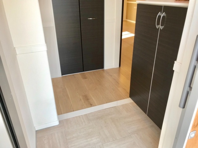 玄関　明るい玄関です