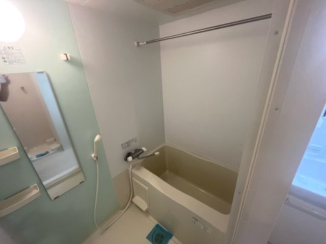 バス・シャワールーム　同建物内、別のお部屋の参考写真になります。