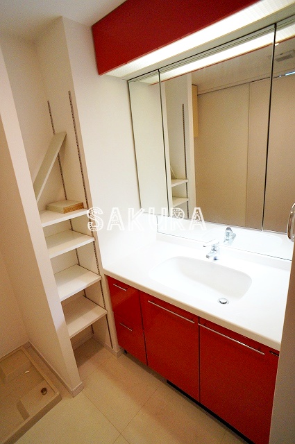 洗面設備　身支度に欠かせない独立洗面台♪