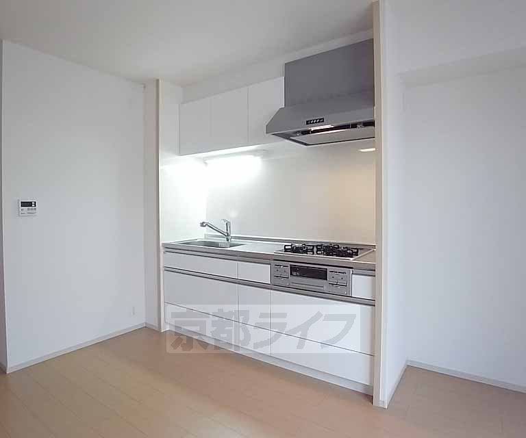 キッチン　３口ガスコンロ付いてます