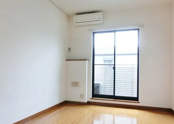 居室・リビング　別部屋の写真を使用しております。