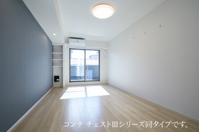 居室・リビング　明るい色調の室内です