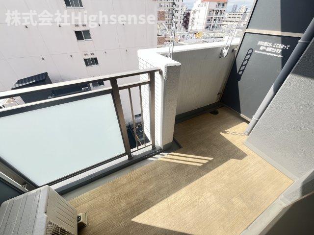 バルコニー　開放的で明るい空間を演出してくれるバルコニーです