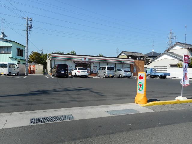 コンビニ　セブンイレブン（コンビニ）まで435m