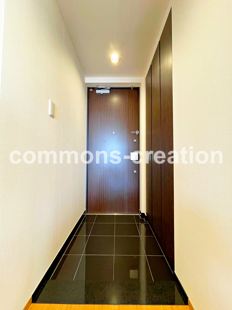 玄関　※別部屋参考写真