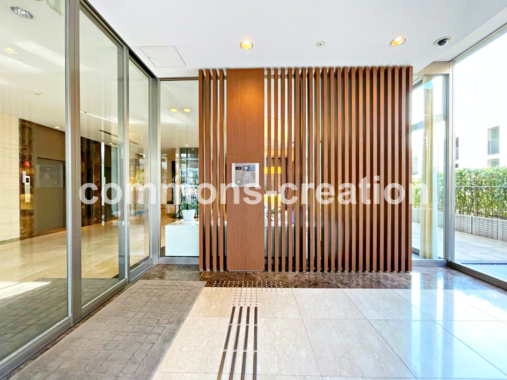 ドラックストア　ココカラファイン赤坂二丁目店（ドラッグストア）まで363m