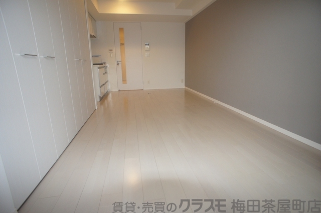 居室・リビング　室内