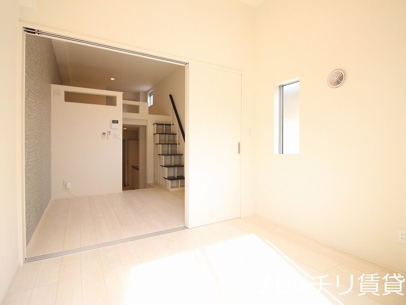 居室・リビング　画像は別号室タイプの為、現状を優先致します。