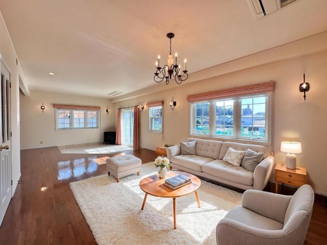 居室・リビング　ＣＧで家具等を配置したもので家具等は含まれません。