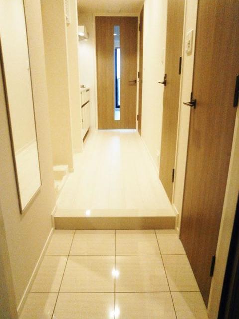 玄関　※写真は同タイプ住戸です。