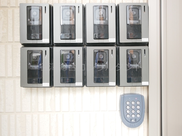 セキュリティ　オートロック、モニター付インターホン（各戸）