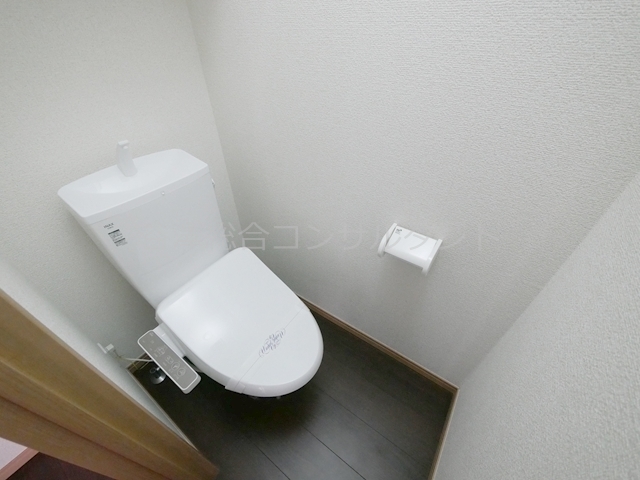 トイレ　温水洗浄便座