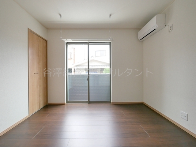 居室・リビング　角部屋、エアコン付洋室