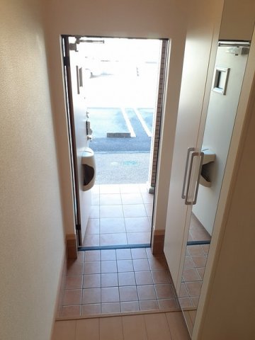 玄関　落ち着いた玄関です