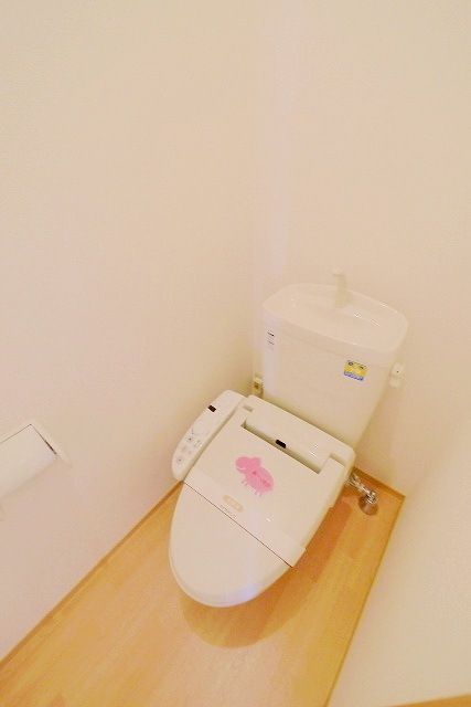 トイレ　ウォシュレット付です♪