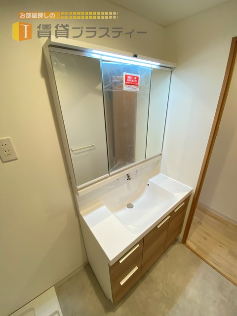 洗面設備　毎日使いますよね…独立洗面台。