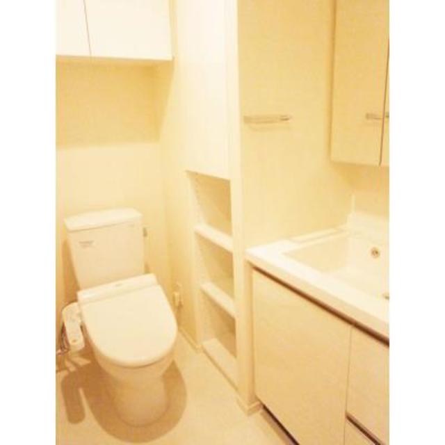 トイレ　※写真は同タイプ住戸です。