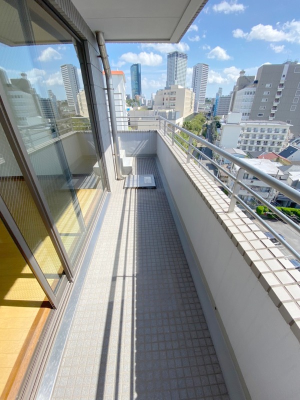 バルコニー　お洗濯にも便利なバルコニー付き