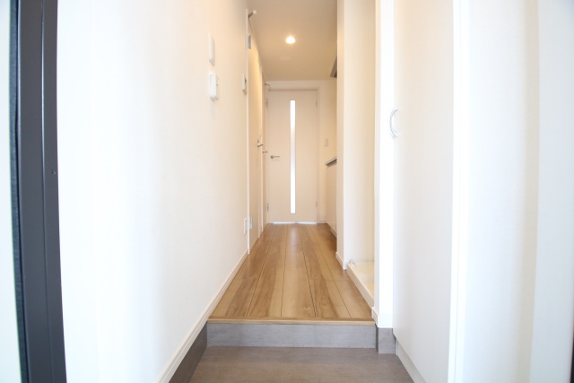 玄関　※別室の参考写真の為、現況優先です。