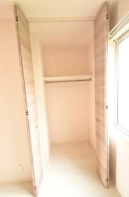 その他設備　洋室にもクローゼットがあります。
