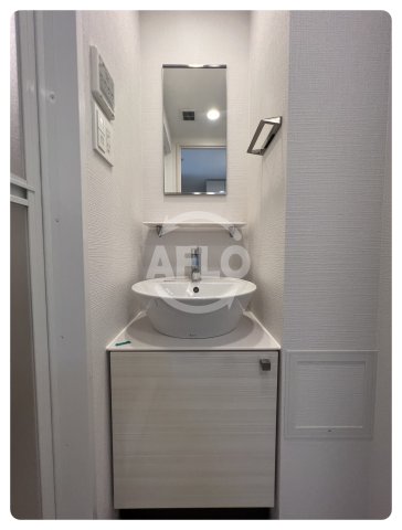 洗面設備　エスリードレジデンスグラン大阪福島ノース　独立洗面台