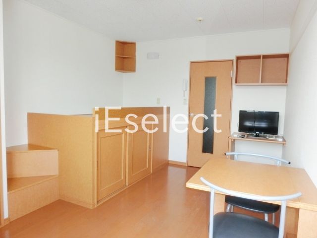 居室・リビング　家具家電付きのお部屋です