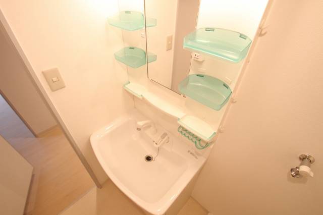 洗面設備　洗髪洗面化粧台。他号室の写真です。