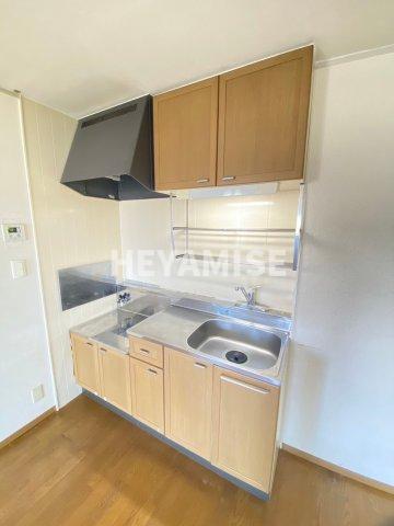 キッチン　※同物件別室反転間取りの写真です。※現況を優先します。