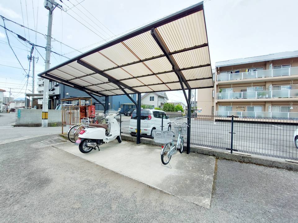 駐車場　駐輪場